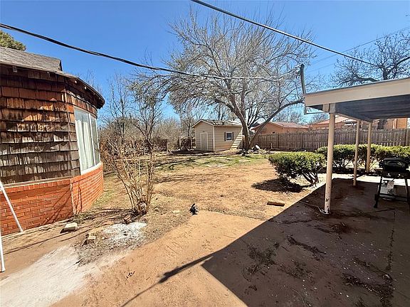 4th image of 714 E Cypress St