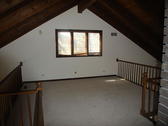 Huge Loft area on 2nd Floor