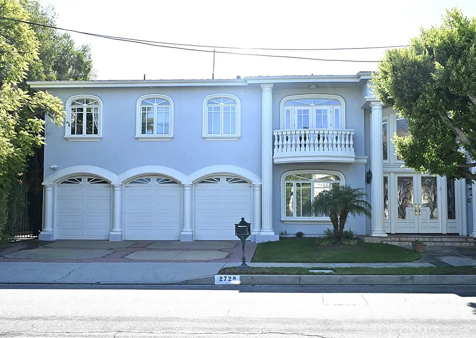2726 Casiano Rd