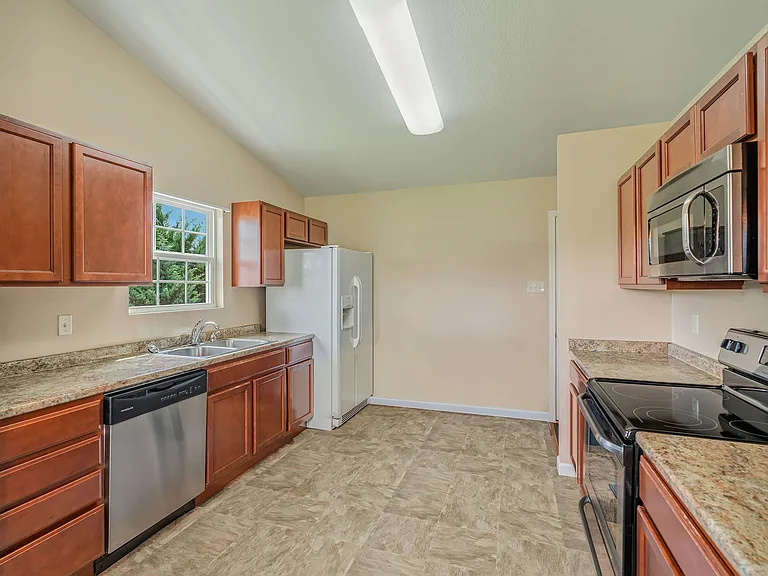 927 Mossy Grove Ln — Photo 4
