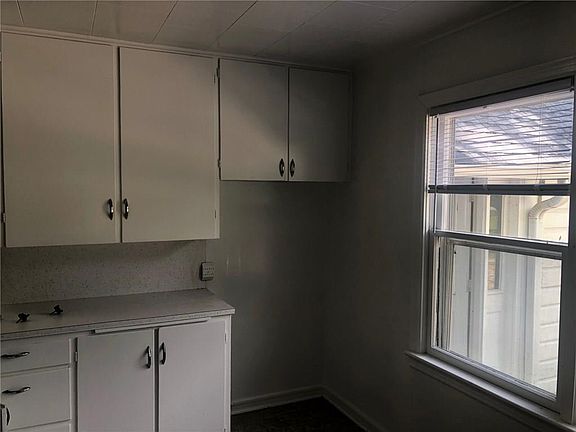 4th image of 2090 S Mount Olive St