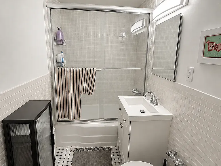 234 E 77th St #1A — Photo 5