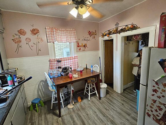 4th image of 510 Barker STREET