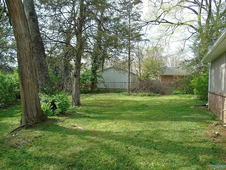 2504 Maysville Cir NE — Photo 28