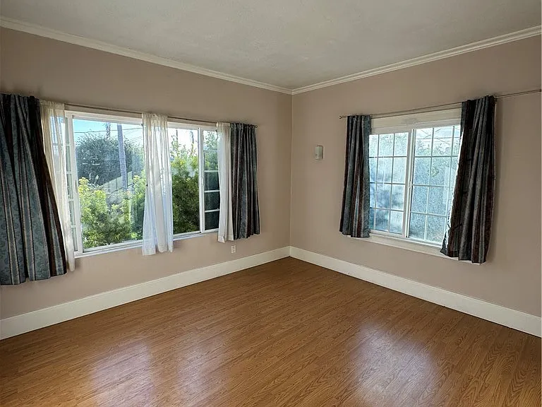 1327 S Longwood Ave #B — Photo 11