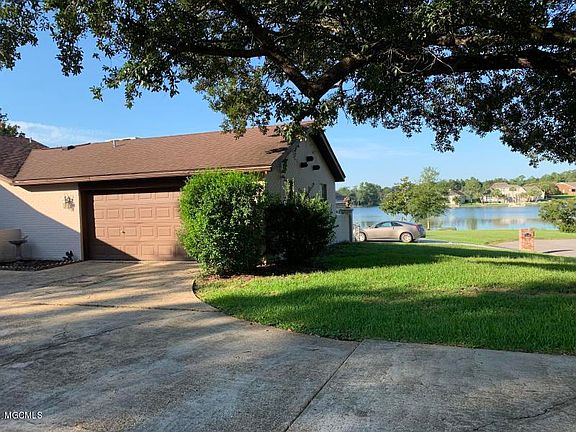 2nd image of 12384 Crestview Ct