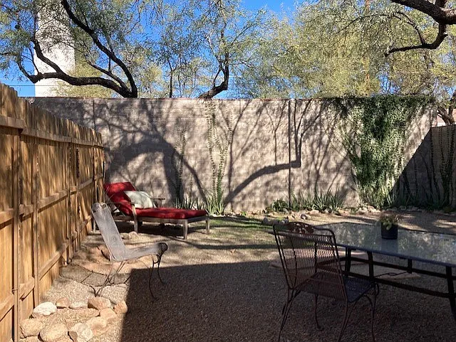 1533 E Lester St — Photo 14