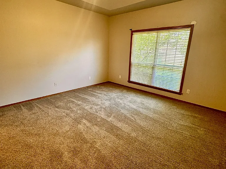 3802 Maple Rd — Photo 15