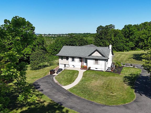 4th image of 44 Worman Rd