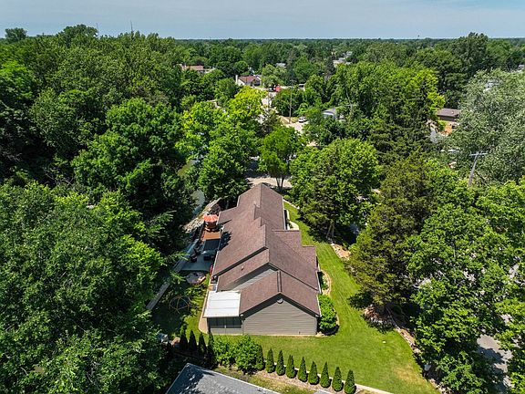 5th image of 25603 E Huron River Dr