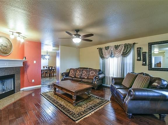 3rd image of 337 Creekside Way