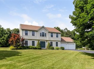 77 Chase Hollow Ln, Glastonbury, CT 06033
