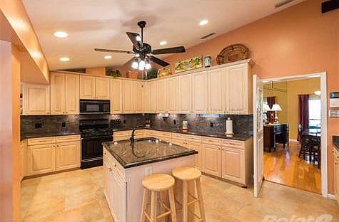 4th image of 5803 Ainsworth Ct E
