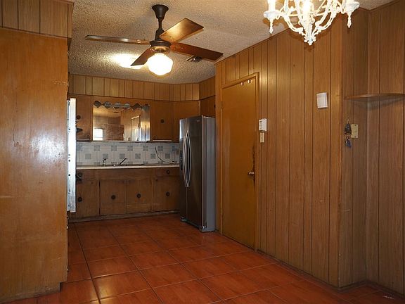 5th image of 320 E Eistetter St