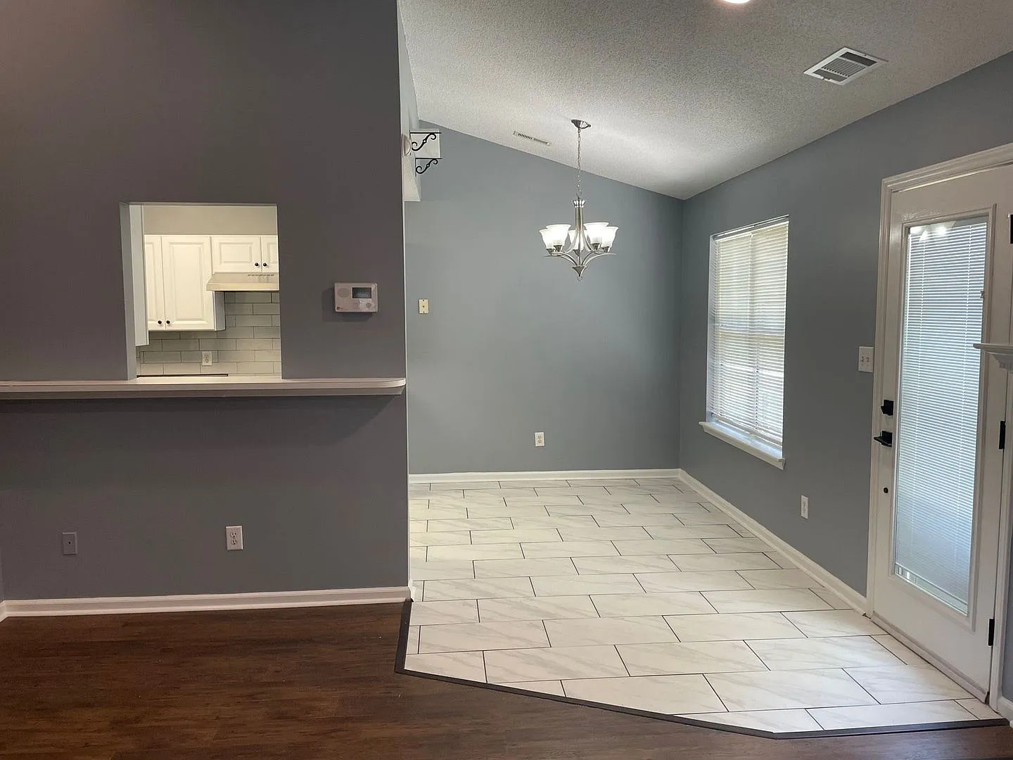Beautiful 3BR/2BA Ranch Now Available in Booming Steel Creek Area! — Photo 4