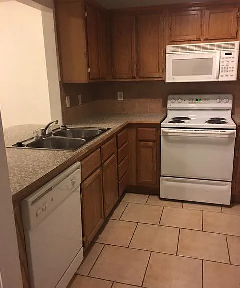 213 W Atkison St #C — Photo 6