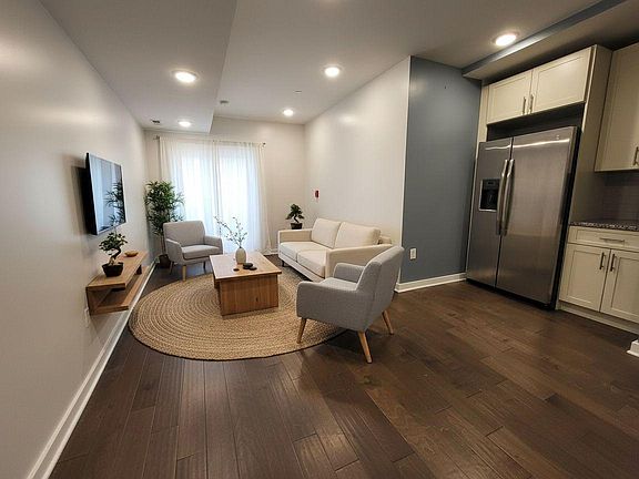 4th image of 1843 N 6th St #9