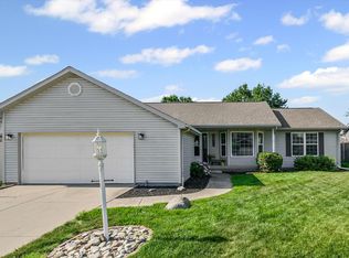 1811 Autumn Ridge Dr, Urbana, IL 61802