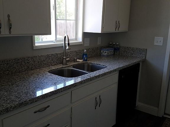 5th image of 436 W Garland Ave