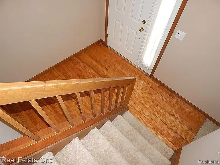 1947 N Fairview Ln — Photo 12