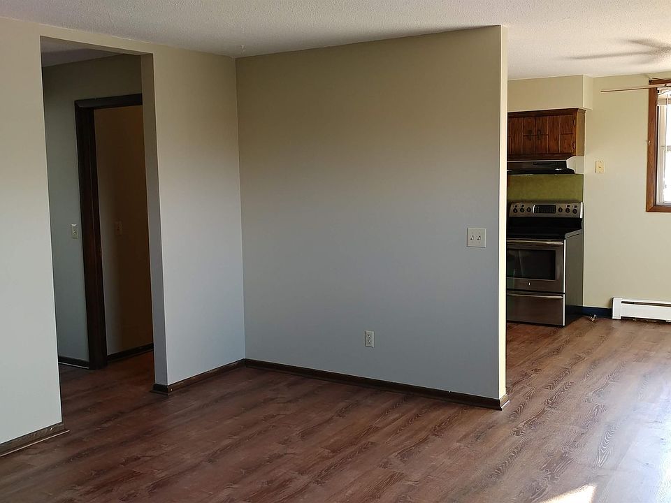 1st image of 901 4th St NE #11008469