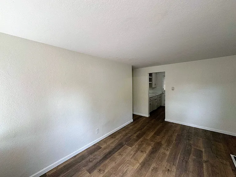 9285 E 14th Ave — Photo 2