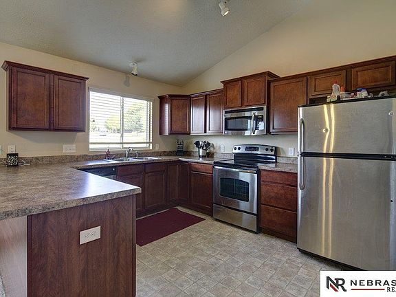 4th image of 4742 N 167th St