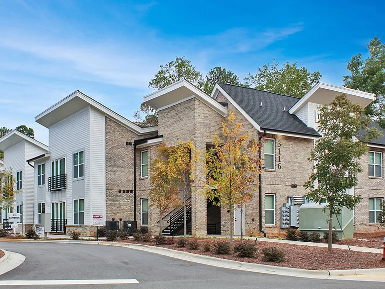 Tryon Flats — Photo 15