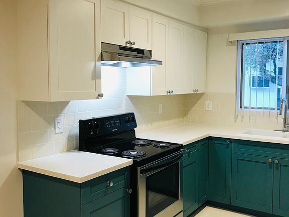 5th image of 11661 Erwin St APT 10
