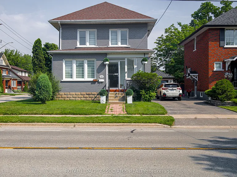 330 Athol St E — Photo 1