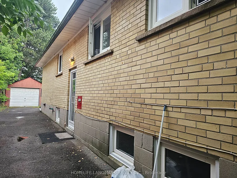 155 Churchill Ave #BASEMENT — Photo 2