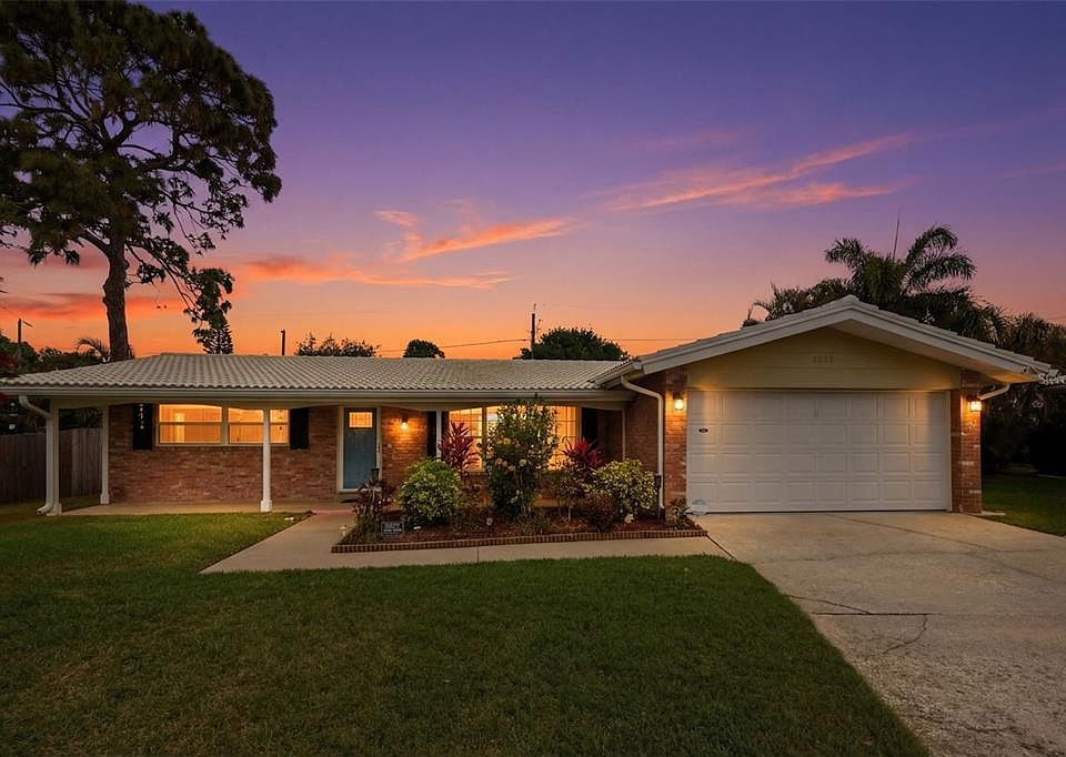 1st image of 2036 W Ridge Dr