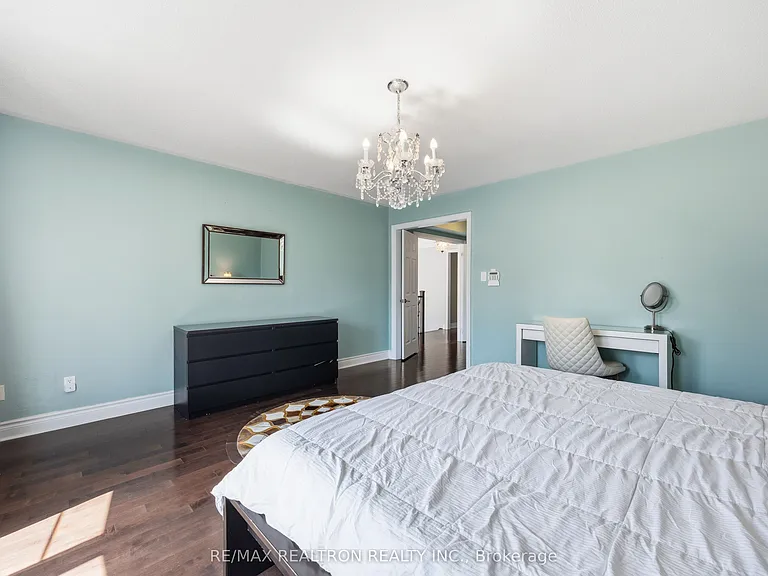 57 Dimarino Dr — Photo 17