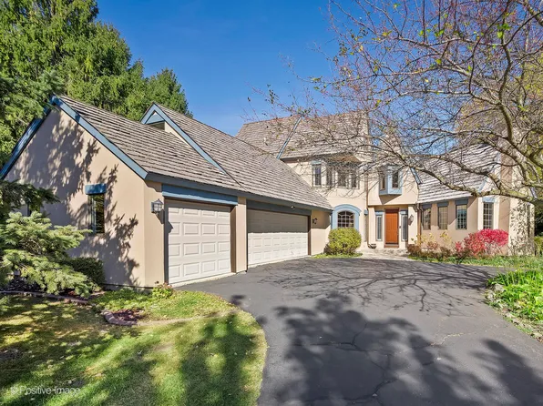 7N034 Plymouth Ct, St Charles, IL 60175