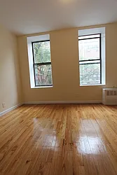 Rented by Robyn Lee, LREB