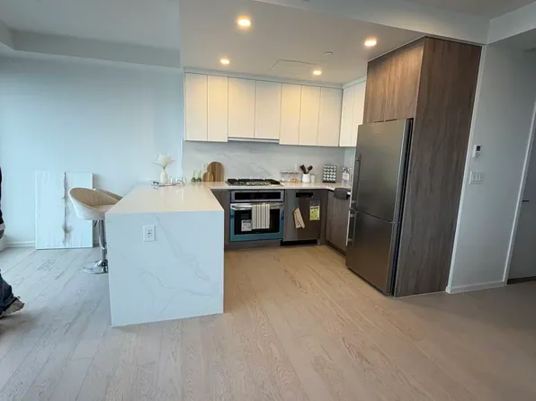 2286 Cropsey Avenue image 7 of 12