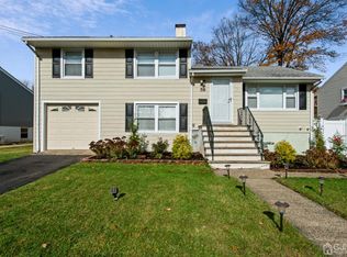 58 Taras Dr, Fords, NJ