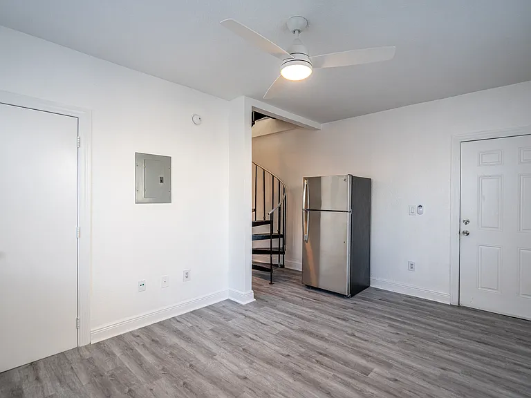 7315 Carlyle Ave #6 — Photo 5