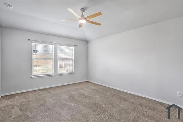 424 Amory St — Photo 13