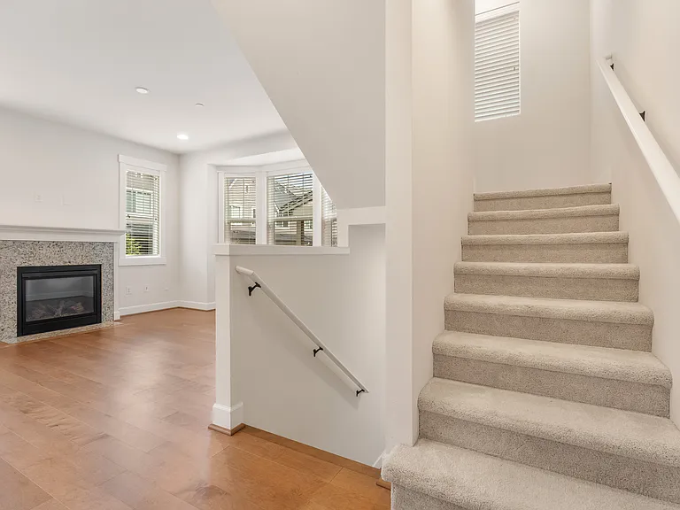 1316 Chelsea Walk NE — Photo 11