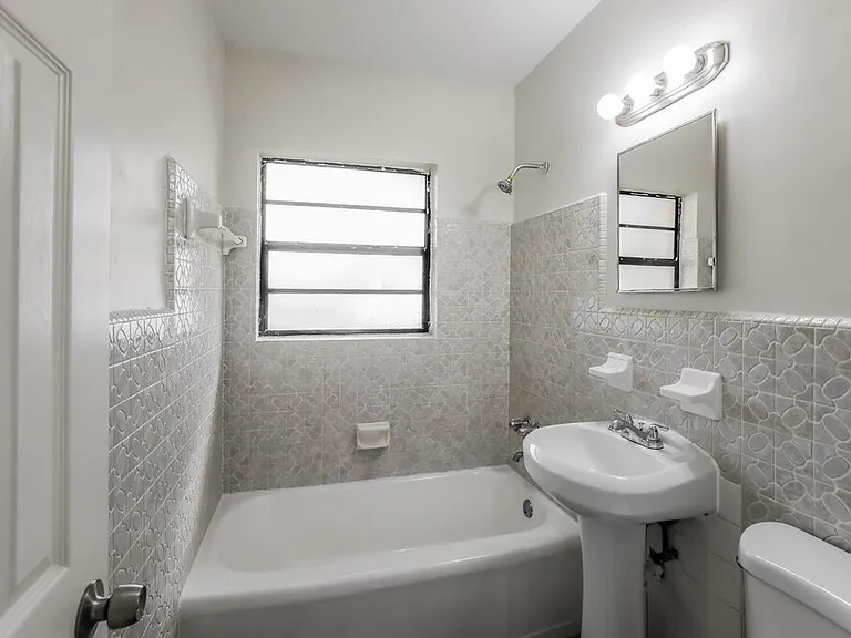 820 Carolina Ave — Photo 15
