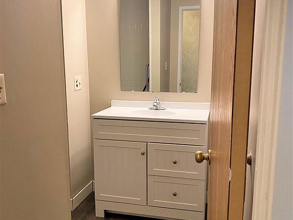 4th image of 37130 Alper Dr