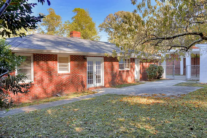 2804 Oakland Ave — Photo 12