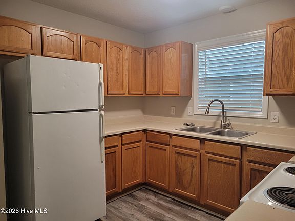 3rd image of 413 Belgrade Swansboro Rd #D