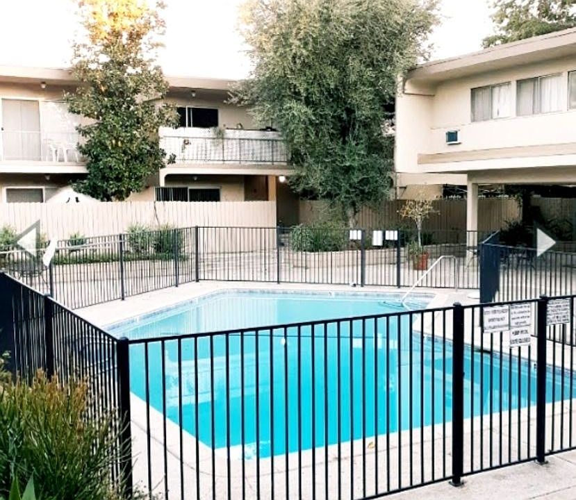 1st image of 17950 Burbank Blvd #29