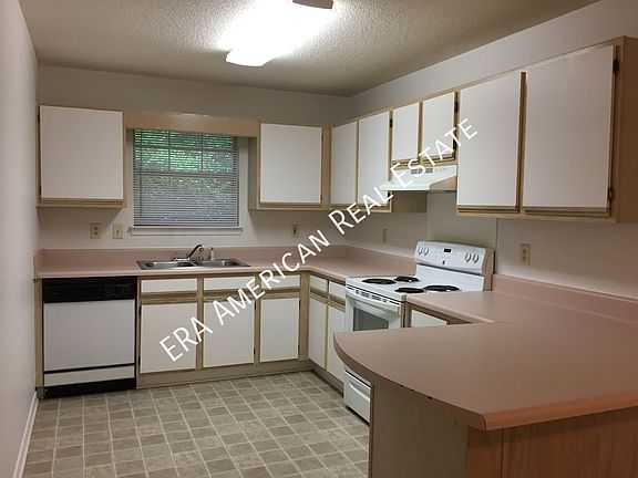 4th image of 2811 Bradford Pl