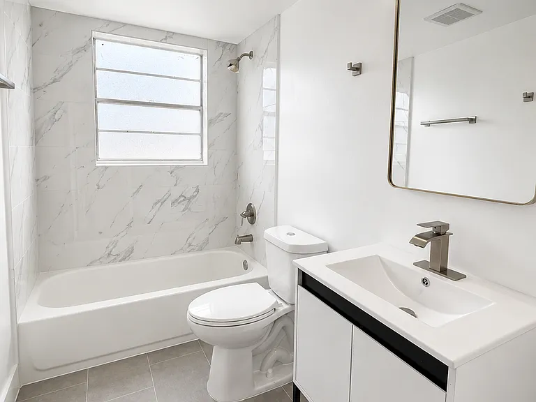 1450 SW 8th Ct — Photo 3