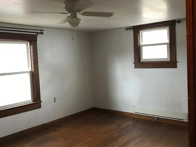 200 Bellview Ave — Photo 2