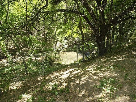 Large lot backs to creek