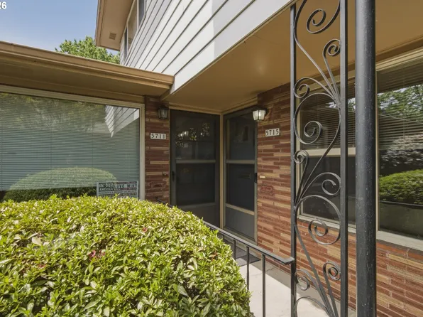 5707 SE Division St, Portland, OR 97215